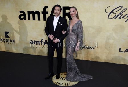 Гала-вечер amfAR в рамках 78-го Каннского кинофестиваля