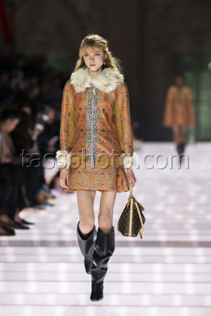Показ круизной коллекции Louis Vuitton Cruise 2026 в Авиньоне