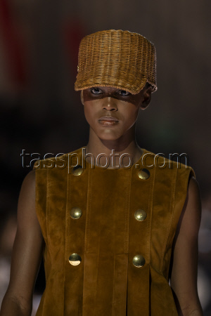 Louis Vuitton Cruise 2026 Runway - Avignon