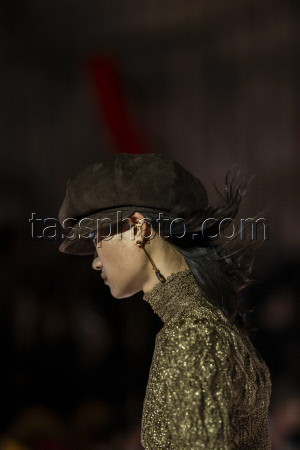 Louis Vuitton Cruise 2026 Runway - Avignon