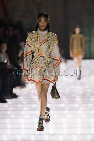 Louis Vuitton Cruise 2026 Runway - Avignon