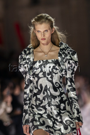 Louis Vuitton Cruise 2026 Runway - Avignon