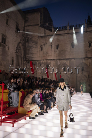 Louis Vuitton Cruise 2026 Runway - Avignon
