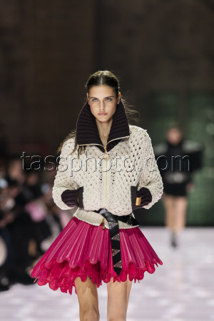 Показ круизной коллекции Louis Vuitton Cruise 2026 в Авиньоне