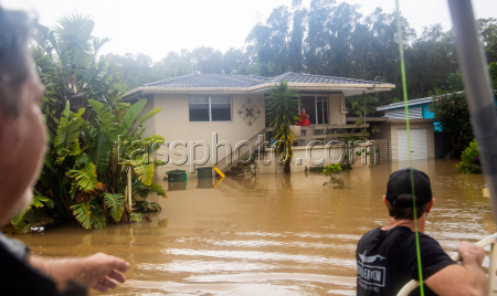 Port Macquarie locals deliver aid amid east coast flooding in Australia