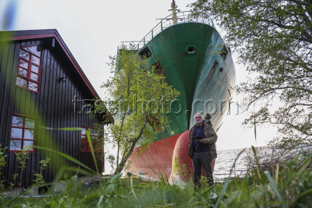Container ship runs aground in Trondheimsfjord