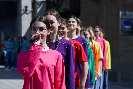 Открытие фотовыставки в Москве, посвященной 100-летию Артека