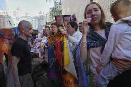 Russia Ukraine Prisoners