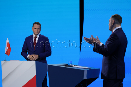 Теледебаты кандидатов на пост президента Польши Рафала Тшасковского и Кароля Навроцкого в Варшаве