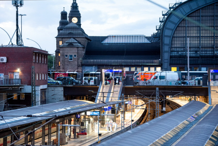 Knife attack at Hamburg central station