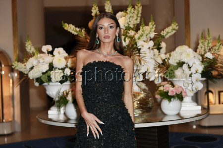 Cannes Mimi Keene leaves Hotel Martinez MP