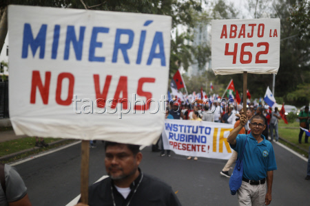 Protest against social security law and the security agreement with the U.S.