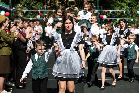 Last Bell ceremony for school leavers in Sochi