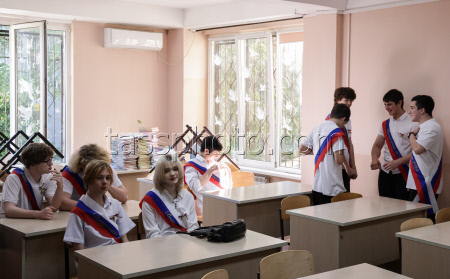Last Bell ceremony for school leavers in Sochi