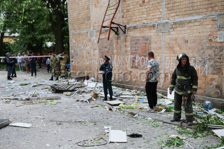 Donetsk apartment building hit by gas explosion