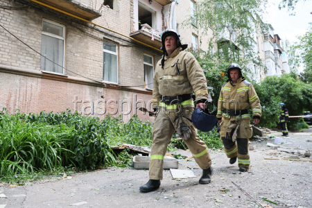 Donetsk apartment building hit by gas explosion