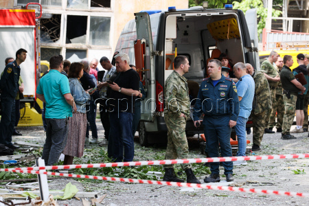 Donetsk apartment building hit by gas explosion
