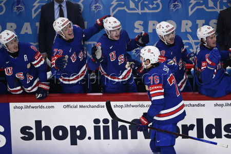 2025 IIHF Ice Hockey World Championship semifinals - Sweden vs USA