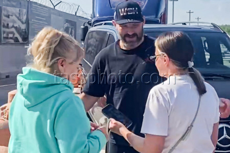 Russian ice hockey player Ovechkin arrives in Russia