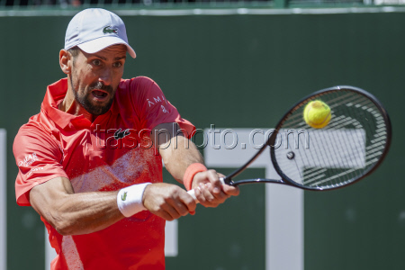 Теннисный турнир Geneva Open, финал: Хуберт Хуркач (Польша) - Новак Джокович (Сербия) - 7:5, 6:7 (2:7), 6:7 (2:7)
