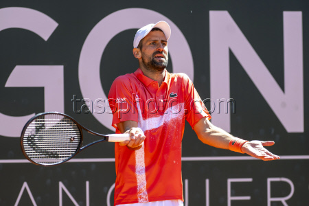 Теннисный турнир Geneva Open, финал: Хуберт Хуркач (Польша) - Новак Джокович (Сербия) - 7:5, 6:7 (2:7), 6:7 (2:7)