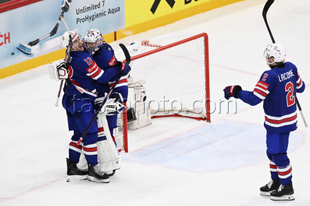 2025 IIHF Ice Hockey World Championship semifinals - Sweden vs USA