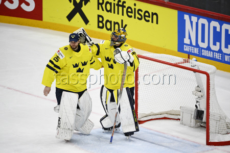 2025 IIHF Ice Hockey World Championship semifinals - Sweden vs USA