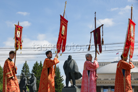 Religious procession marks Day of Slavic Literature and Culture in Novosibirsk, Russia