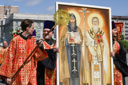 Religious procession marks Day of Slavic Literature and Culture in Novosibirsk, Russia