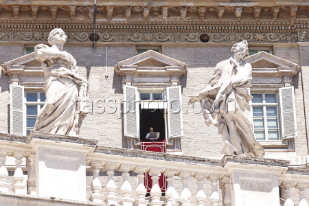 Pope Leo XIV Delivers Regina Caeli Prayer In St. Peter'S Square - May 25, 2025