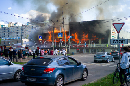 Fire hits shopping centre outside Moscow