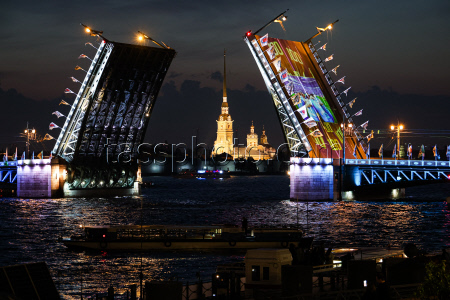 Singing Bridges light and music show in St Petersburg