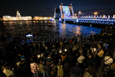 Singing Bridges light and music show in St Petersburg