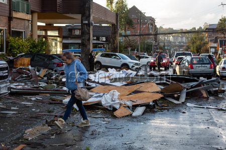 Tornado causes damage and disrupts services in Puerto Varas