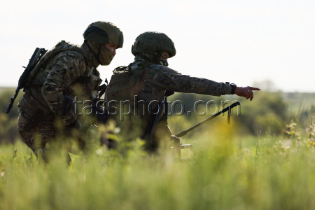 Russian sappers training in Lugansk People's Republic