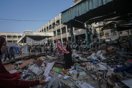 Aftermath of Israeli airstrike on school in Gaza city