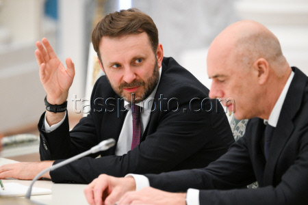 President Putin meets with Russian business leaders
