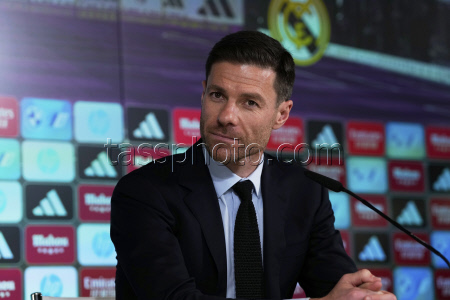 CORRECTION Spain Soccer Real Madrid Xabi Alonso