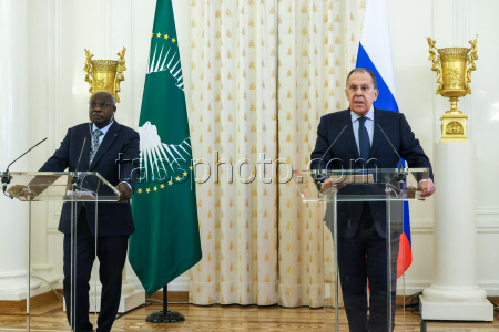 Russian Foreign Minister Lavrov meets with heads of diplomatic missions of African countries