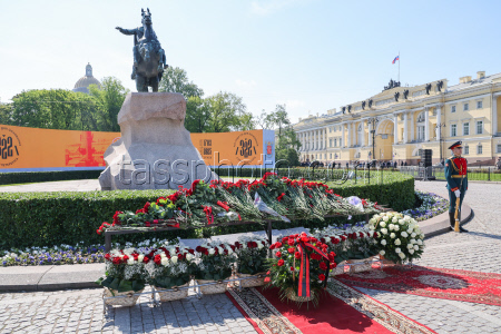 Flowers laid at Peter the Great monument in St Petersburg