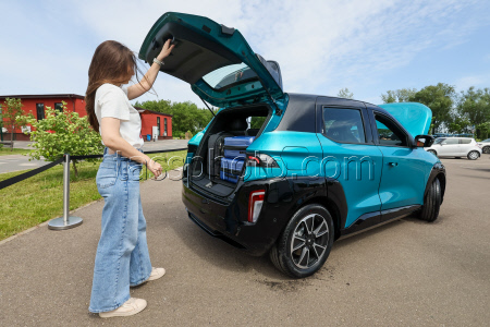 Atom electric vehicle test drive in Moscow