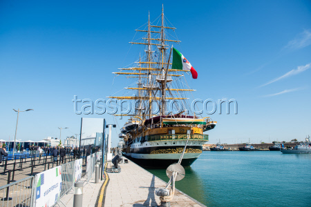 Lâ€™ Amerigo Vespucci Arriva Al Porto Di Civitavecchia
