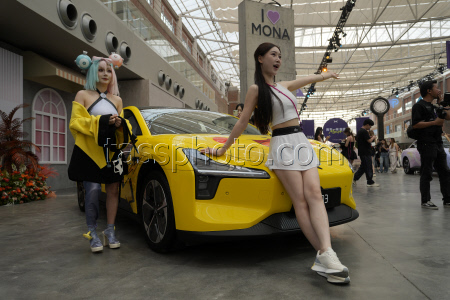 Компания XPeng представила новый автомобиль MONA M03 Max в Пекине