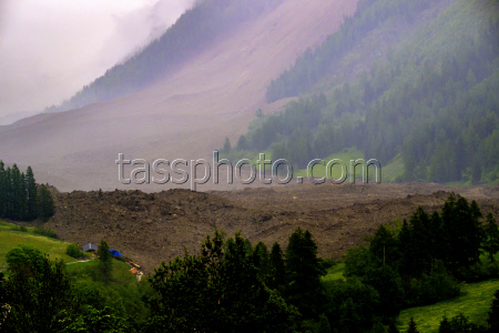 Birch Glacier causes avalances near Blatten