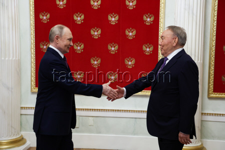 Встреча президента РФ Путина и первого президента Казахстана Назарбаева
