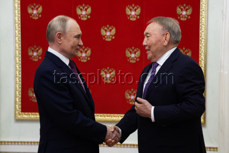 Встреча президента РФ Путина и первого президента Казахстана Назарбаева
