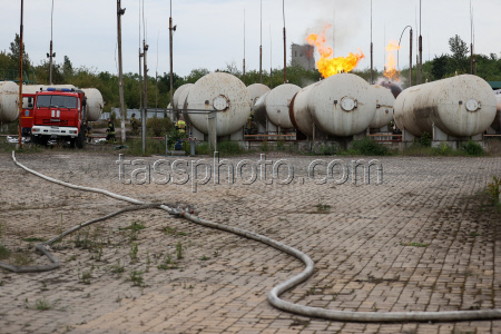 Последствия атаки БПЛА на газонакопительную станции в Енакиево в ДНР