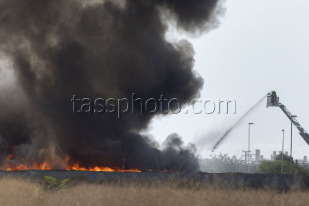 Scrapyard Fire Forces Evacuation in Almassora - Spain