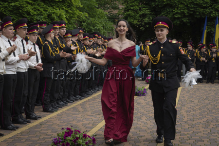 Ukraine School Graduates