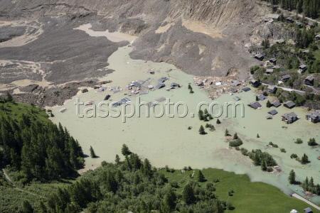 Precautionary measures in the Swiss Valais canton after glacier collapse